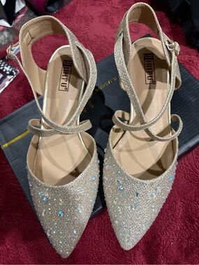 Gold Glitter Pointed-Toe Jeweled Ankle-Strap One Inch Kitten Heels - Sz 7.5. New